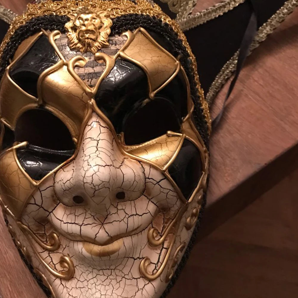 Máscara Veneziana/Carnaval de Rosto Inteiro em Estilo decorada com Pontas Curvas Vermelhos e Douradas