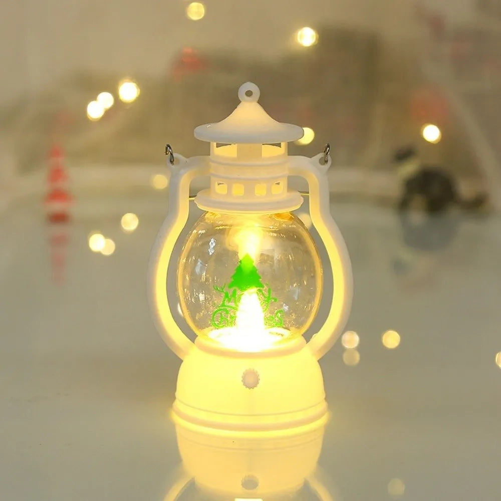 Lanterna Decorativa de Natal Vermelha Estilo Lamparina, com a Figura do Papai Noel no Interior e Iluminação LED