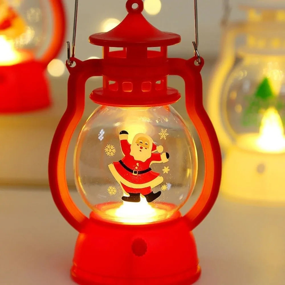 Lanterna Decorativa de Natal Vermelha Estilo Lamparina, com a Figura do Papai Noel no Interior e Iluminação LED