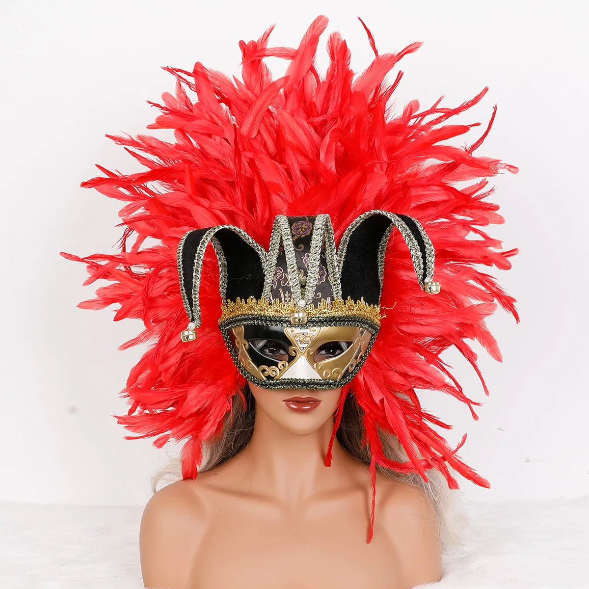 Máscara Veneziana Arlequim com Penacho de Plumas Pretas (Máscara de Bobo da Corte / Carnaval Veneziano)