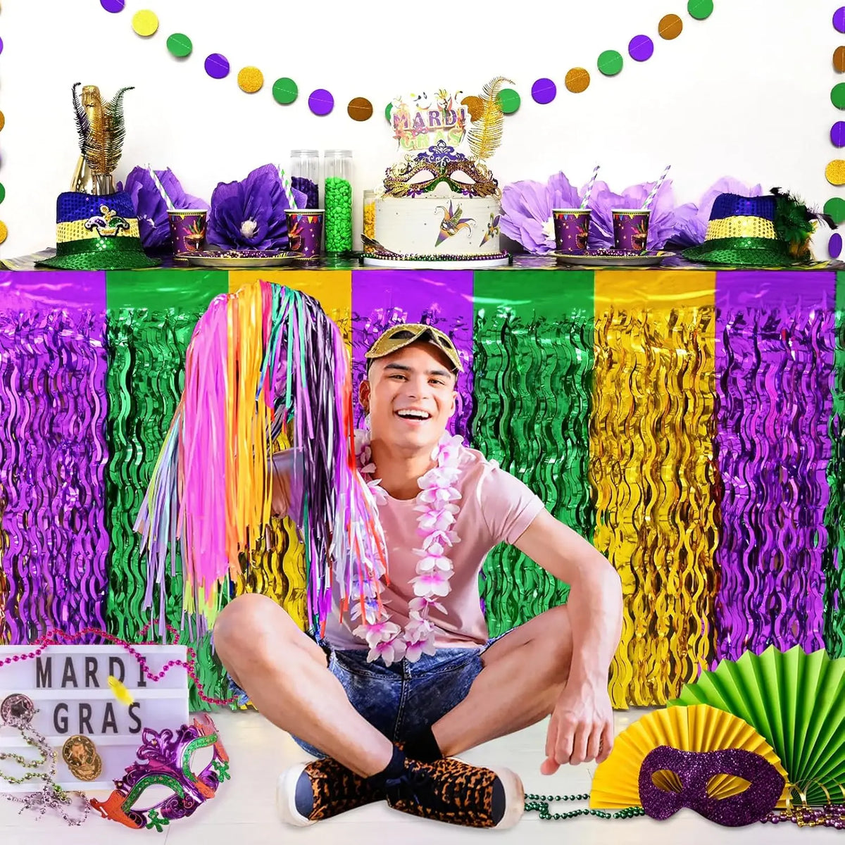 kit Carnaval Pacote com 1 saias de mesa com franjas metálicas Carnaval de 29,5 x 182 cm