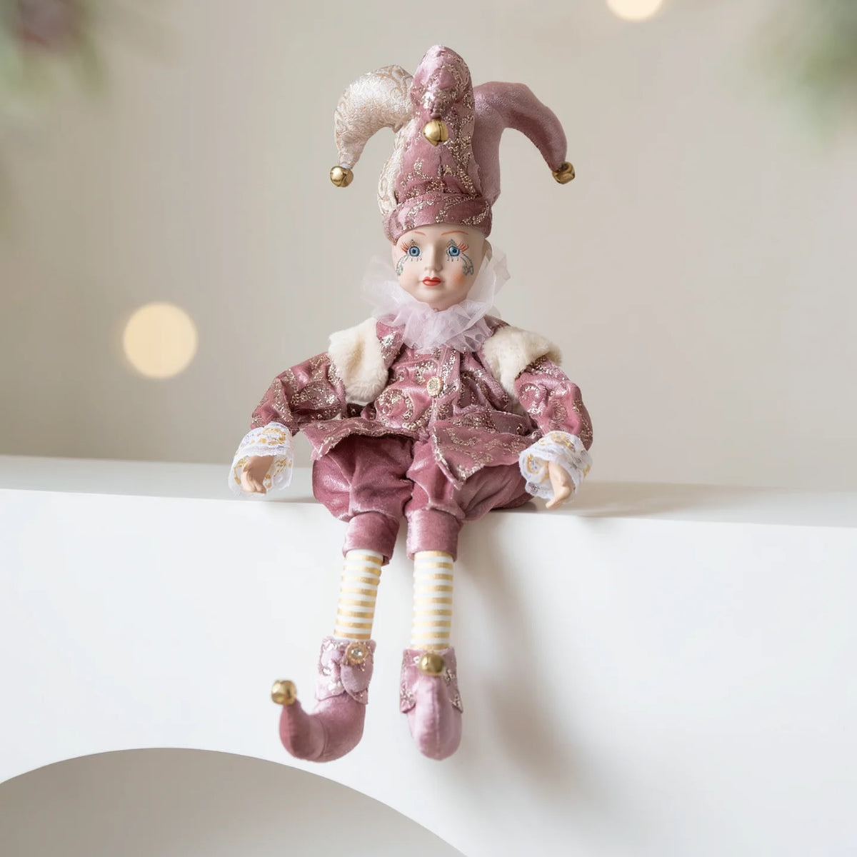 Bonecos Decorativos de Palhaço ou Pierrot de Natal com Pernas Articuladas em Tons Dourado, Vermelho, Prata