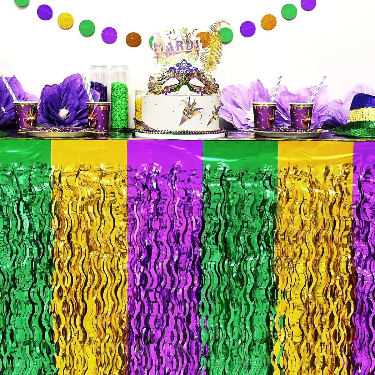 kit Carnaval Pacote com 1 saias de mesa com franjas metálicas Carnaval de 29,5 x 182 cm