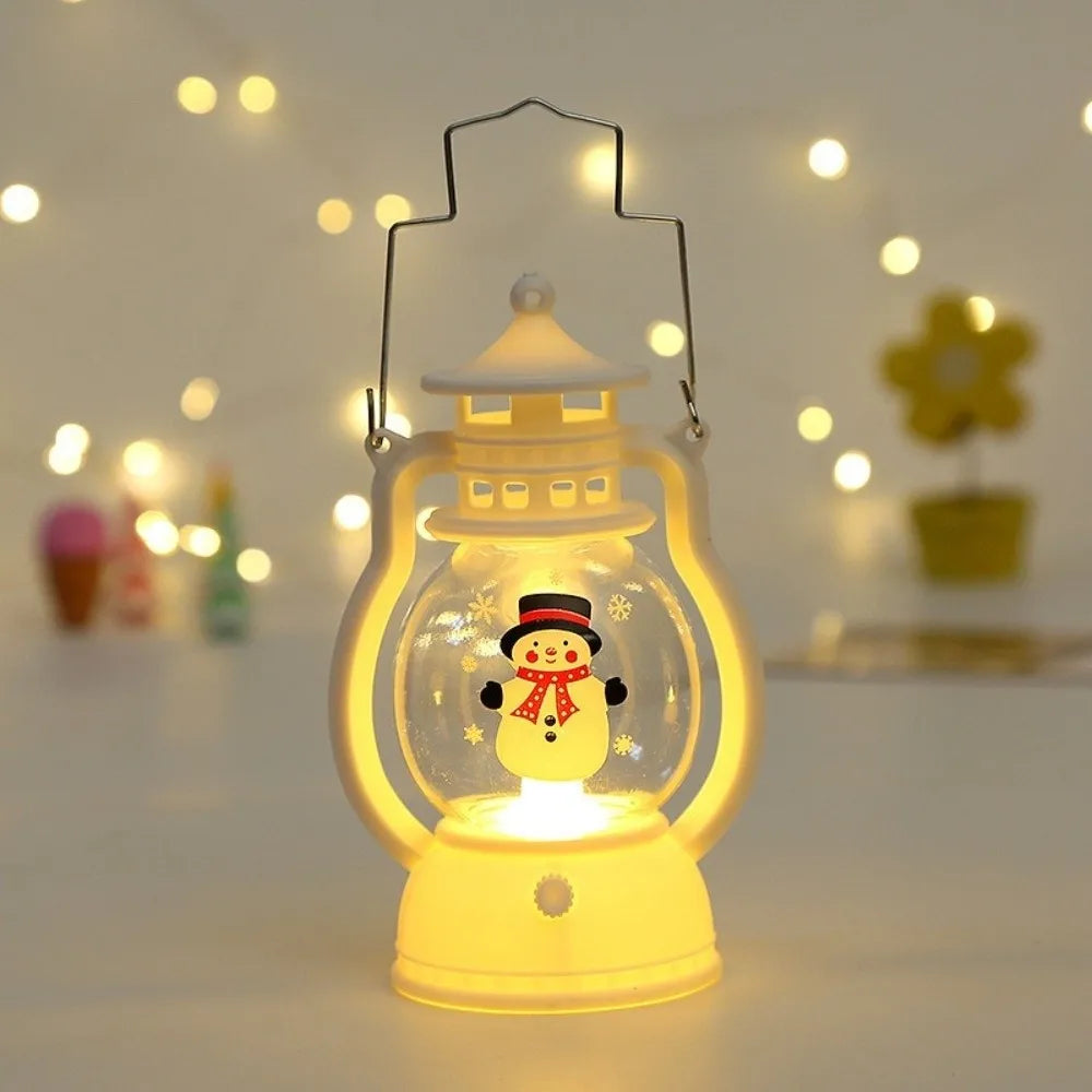 Lanterna Decorativa de Natal Vermelha Estilo Lamparina, com a Figura do Papai Noel no Interior e Iluminação LED