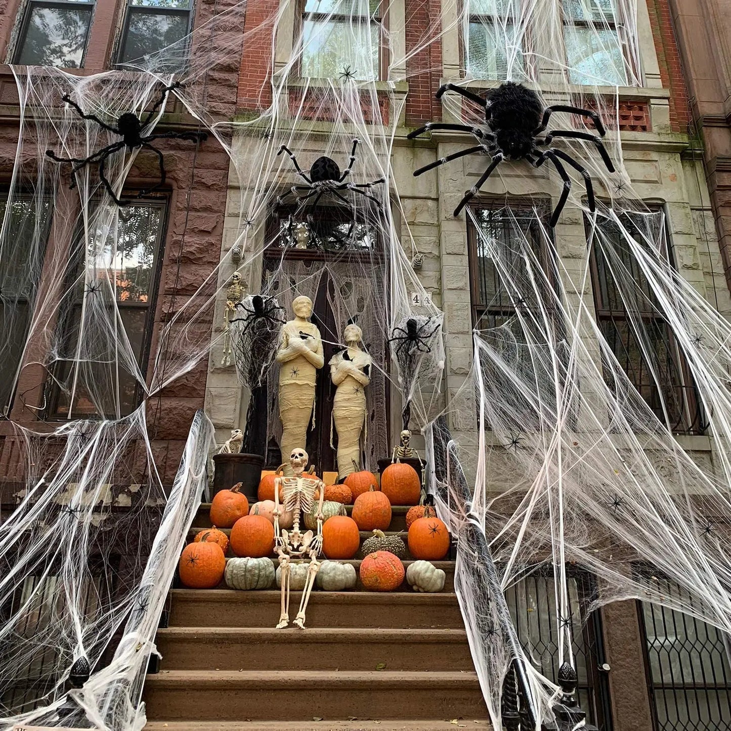 Teia de Aranha Esticável com 2 Aranhas Decorativas para Halloween