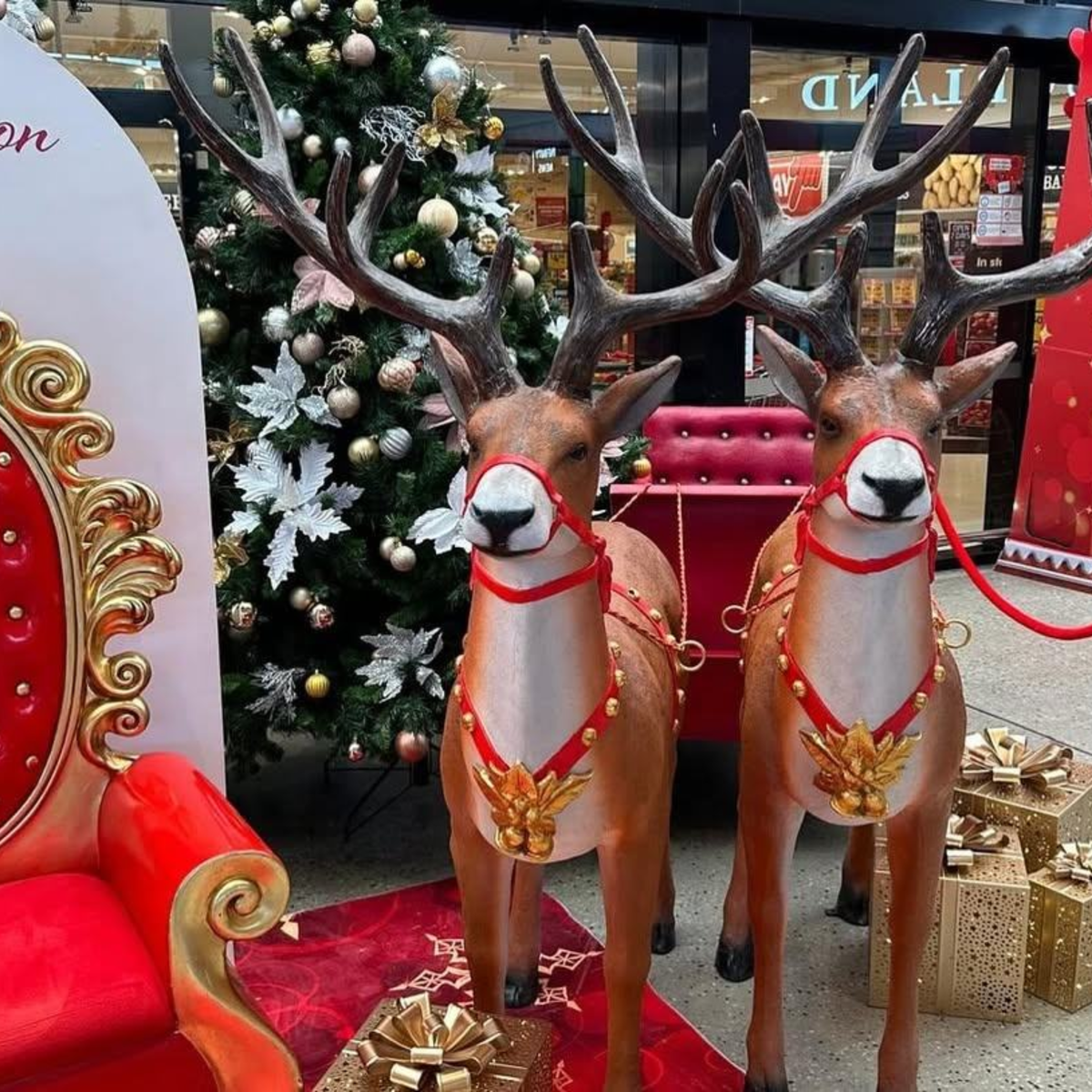 Cadeira de Trono de Natal para Shopping e Poltrona Trono Cadeira Papai Noel Natal Camurça