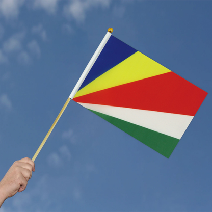 Bandeira de Seicheles (Seychelles), Exibida com Suas Dimensões de 21 cm de Largura por 14 cm de Altura