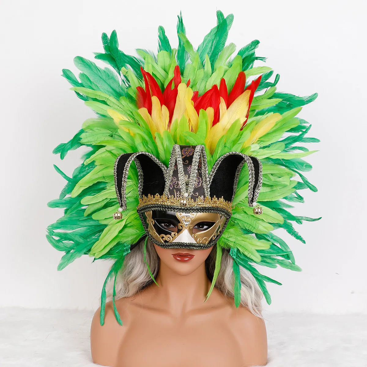 Máscara Veneziana Arlequim com Penacho de Plumas Pretas (Máscara de Bobo da Corte / Carnaval Veneziano)