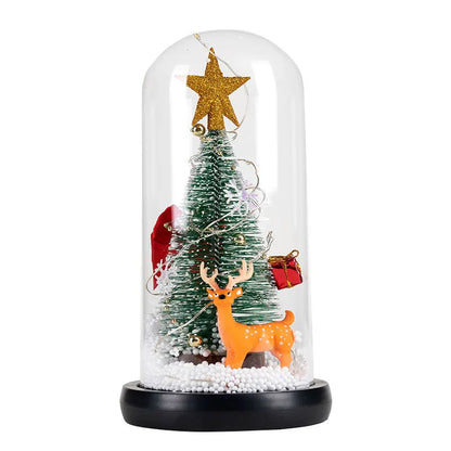 Mini Árvores de Natal Decoradas com Luzes LED em Cúpulas Vidro (Cápsulas Eternas), Posicionadas Base Clara