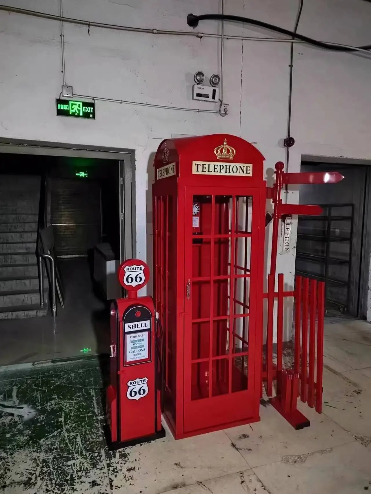 Cabine Telefônica Britânica Antigo Retro Rosa Estilo britânico antigo vintage foto cabine