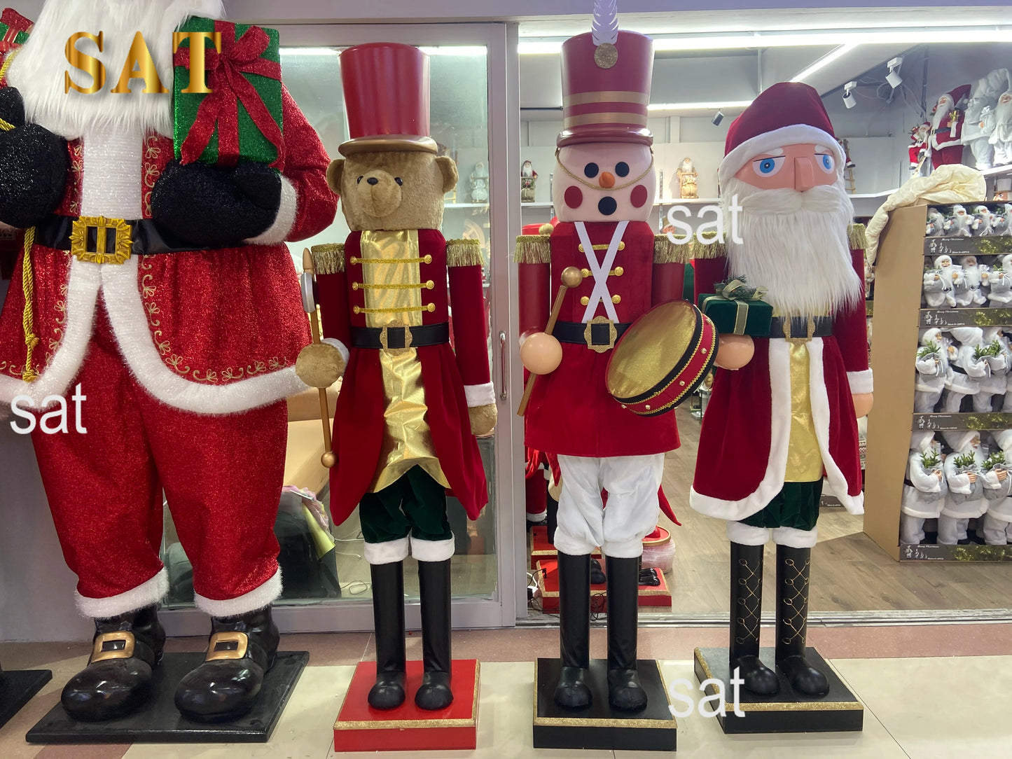 Enfeite de Natal Quebra Nozes Shopping Decoração Natal Madeira 2.1 metros, Grande