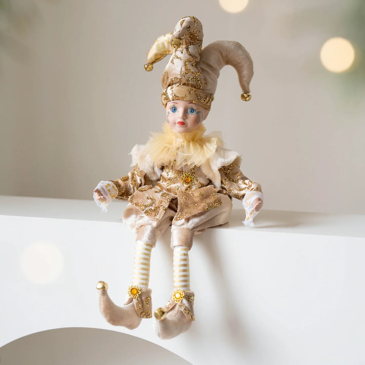 Bonecos Decorativos de Palhaço ou Pierrot de Natal com Pernas Articuladas em Tons Dourado, Vermelho, Prata