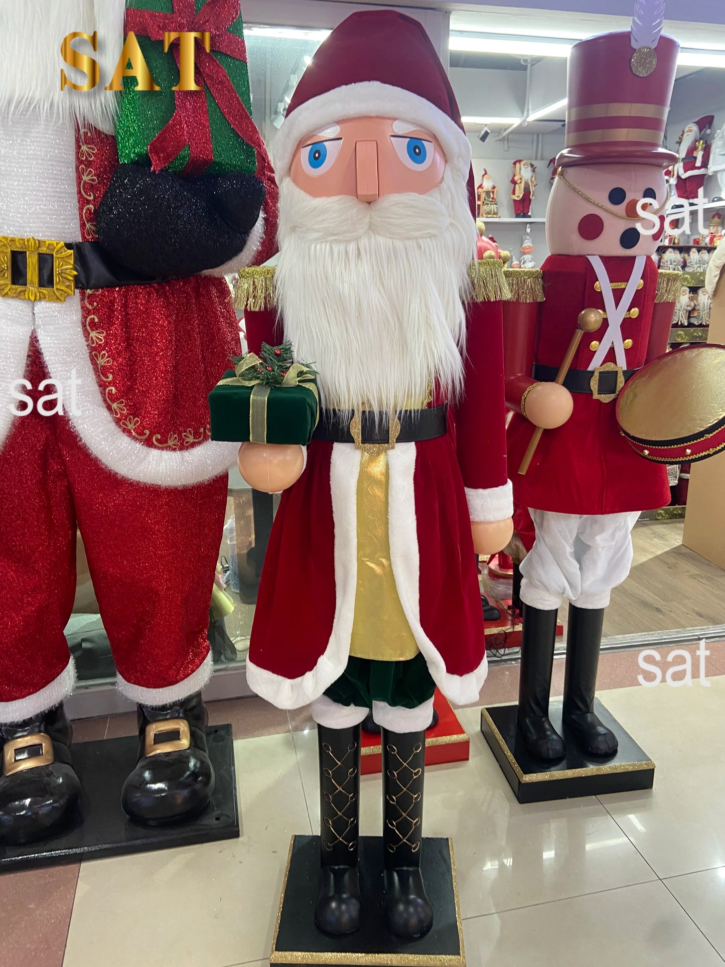 Enfeite de Natal Quebra Nozes Shopping Decoração Natal Madeira 2.1 metros, Grande