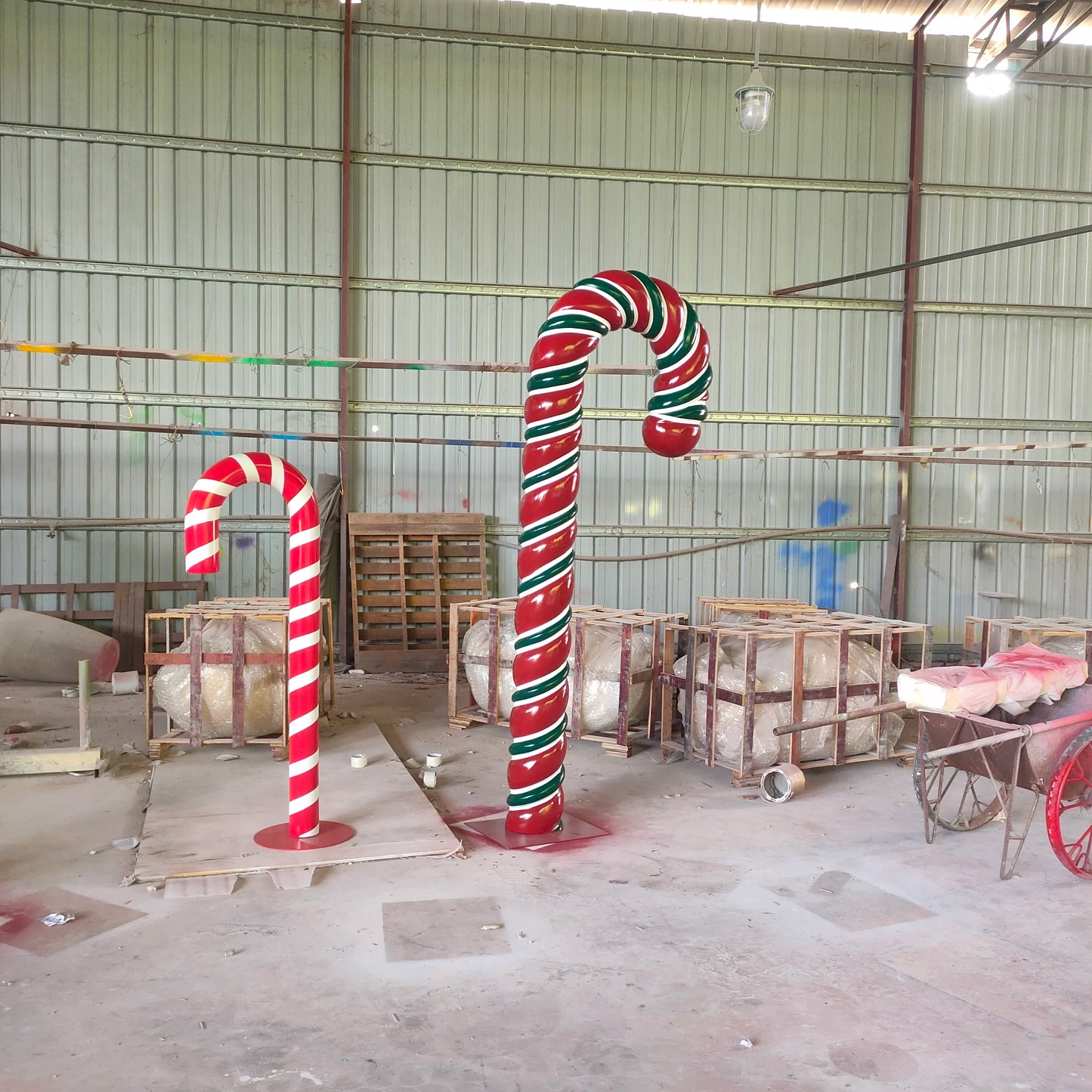 Grande trenó de fibra de vidro para decoração de shopping, material plástico Natal