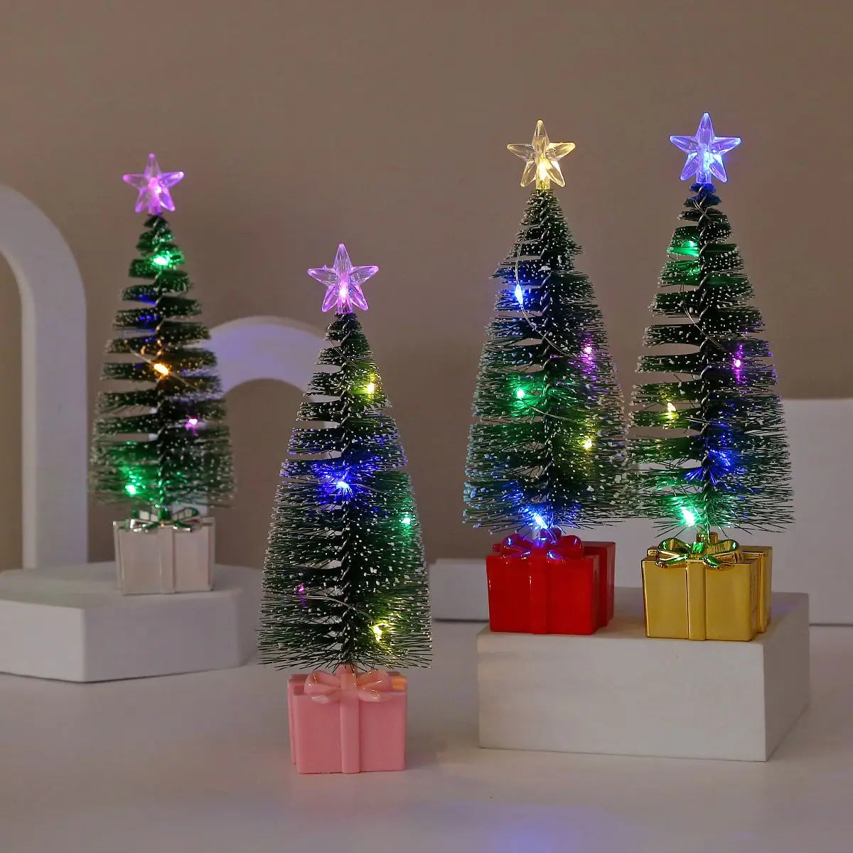 Árvore de Natal Pequena com Luz Multicolorida Conjunto de 3 Luzes LED Coloridas Natal