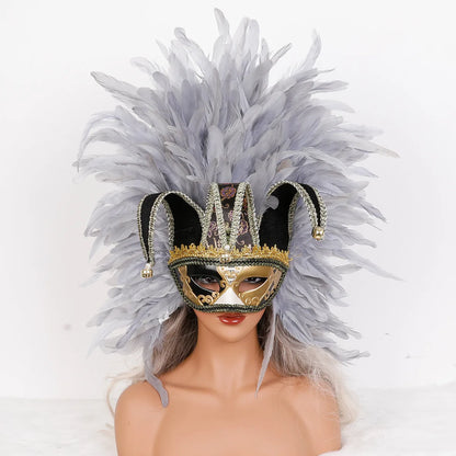 Máscara Veneziana Arlequim com Penacho de Plumas Pretas (Máscara de Bobo da Corte / Carnaval Veneziano)