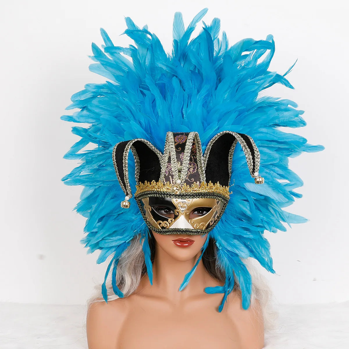 Máscara Veneziana Arlequim com Penacho de Plumas Pretas (Máscara de Bobo da Corte / Carnaval Veneziano)