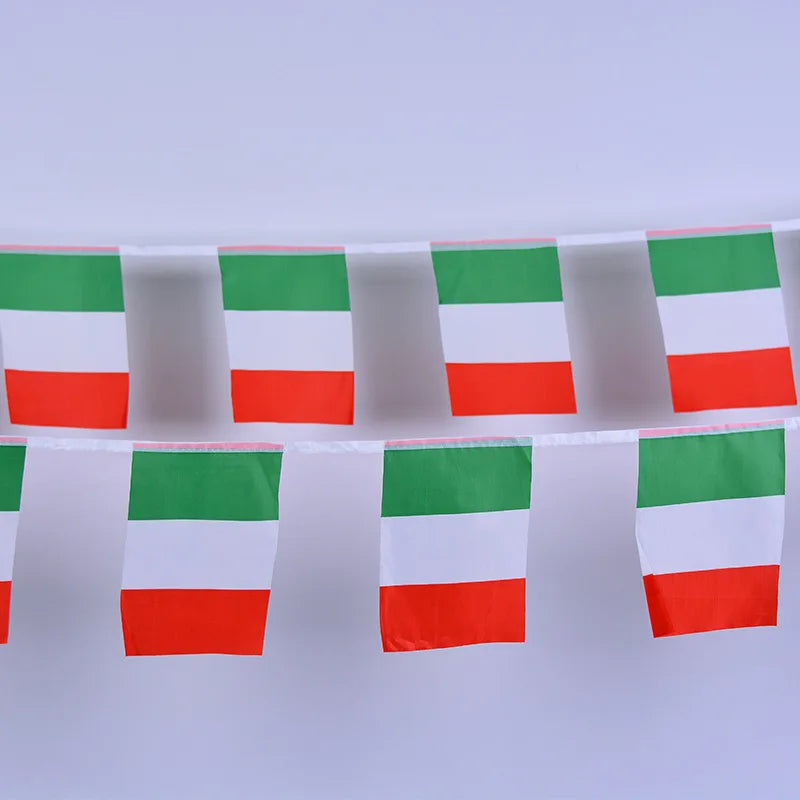 Bandeirinha Copa do Mundo Itália Corda de bandeira italiana de 14x21cm, faixa pequena