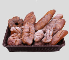 Carregar imagem no visualizador da galeria, Modelo de pão de simulação baguette francesa torradas bagels croissant comida festiva
