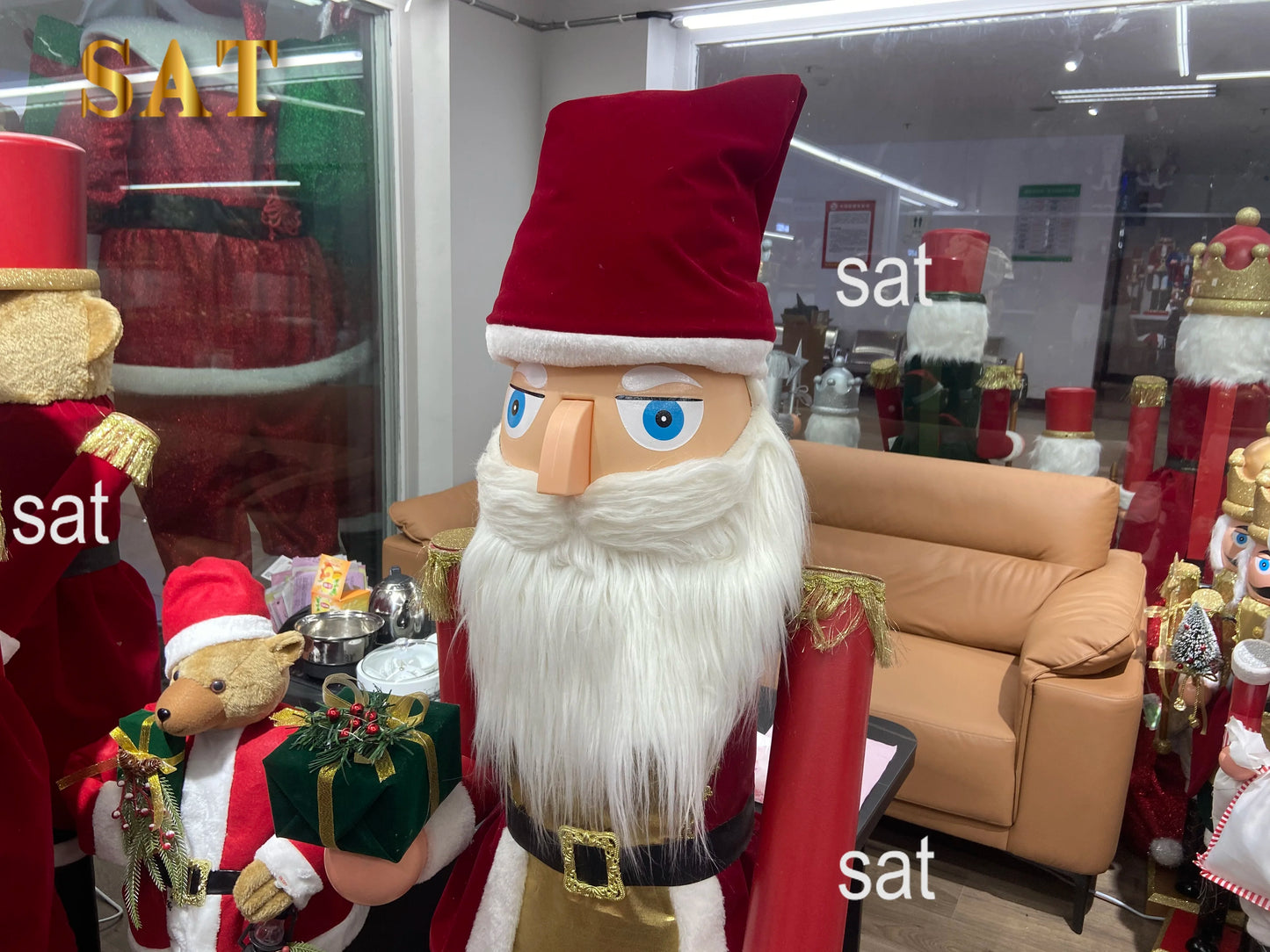 Enfeite de Natal Quebra Nozes Shopping Decoração Natal Madeira 2.1 metros, Grande