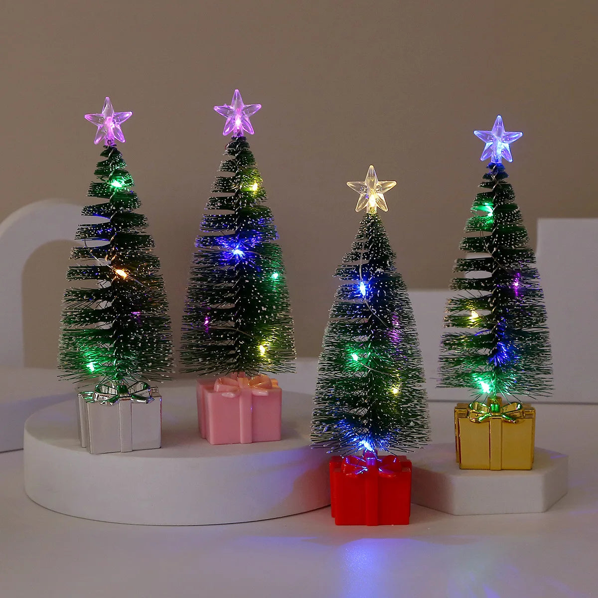 Árvore de Natal Pequena com Luz Multicolorida Conjunto de 3 Luzes LED Coloridas Natal