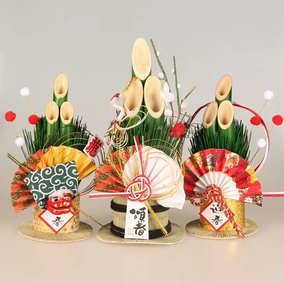 Vaso Três Tubos Leque Dourado com Placa de Madeira, Adorno de Mesa de Ano Novo Japonês (Kadomatsu)