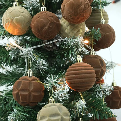 Bola de Natal Visual sofisticado com as charmosas bolas de decoração natalinas (roxas)