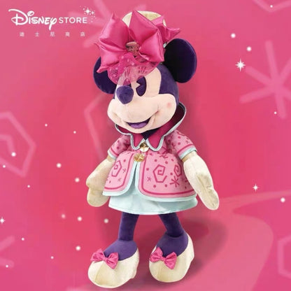 Minnie as melhores memórias de infância são feitas com os personagens mais amados da Disney! Coleção Minnie Mickey: Bonecas de Pelúcia recheadas para abraçar e se divertir