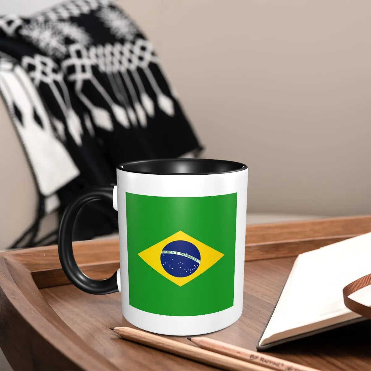 Caneca Futebol Bandeira Brasil Criativa Copa do Mundo (Verde) de 590 ml Futebol Bandeira