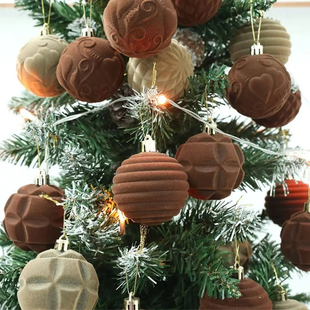 Bola de Natal Visual sofisticado com as charmosas bolas de decoração natalinas (roxas)
