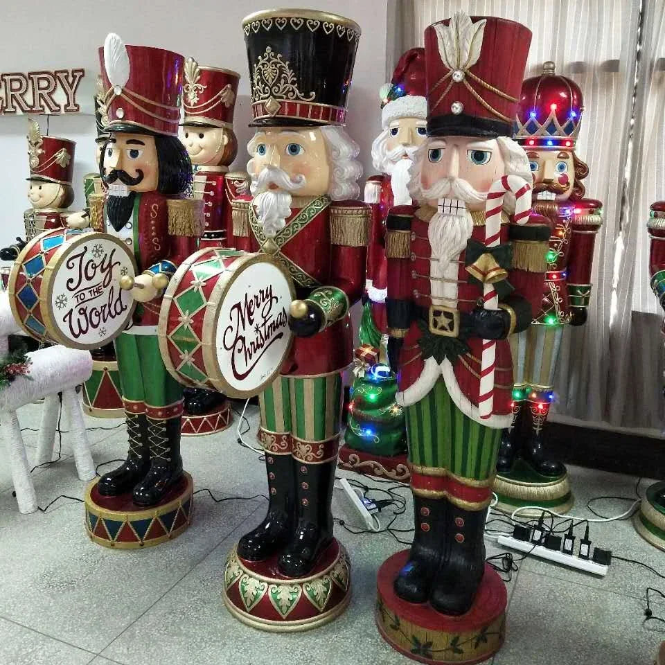 Estatueta de quebra-nozes de resina da Fraser Hill Farm com luzes LED multicoloridas