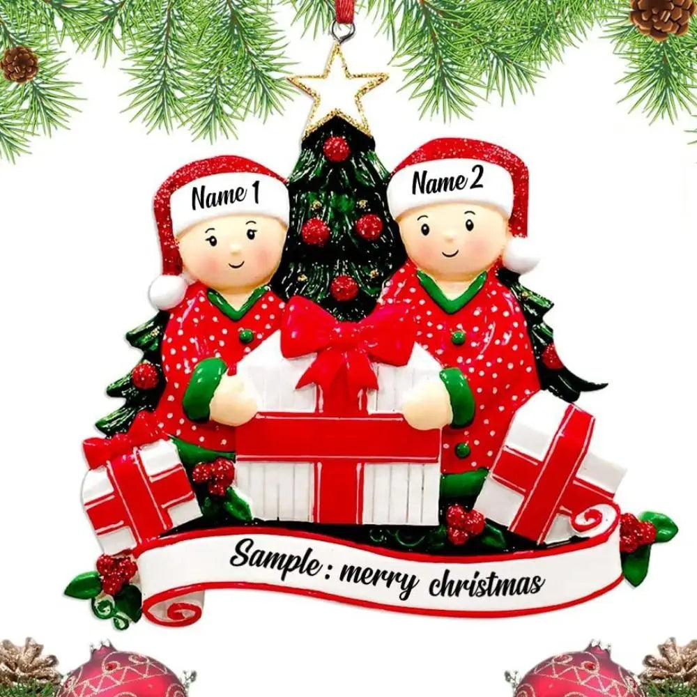 Enfeite de Natal Personalizado para Família de 3 Pessoas Abrindo Presentes 8cm/(3.15 pol.)