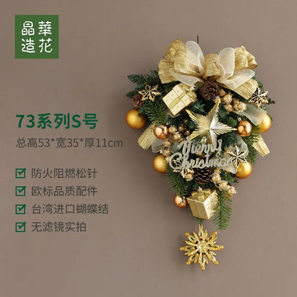 Guirlanda de Natal Nevada com Bolas Vermelhas, Pinhas e Azevinhos - Decoração Natalina