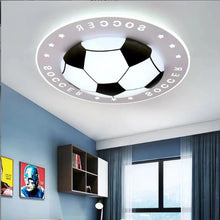 Carregar imagem no visualizador da galeria, Lâmpada de teto de futebol perfeitas para qualquer estilo de decoração  confiáveis
