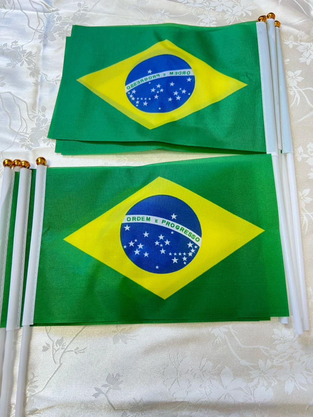 Bandeira de mão do Brasil Pacote com 50 mini bandeiras de mão Brasil, bandeira brasileira