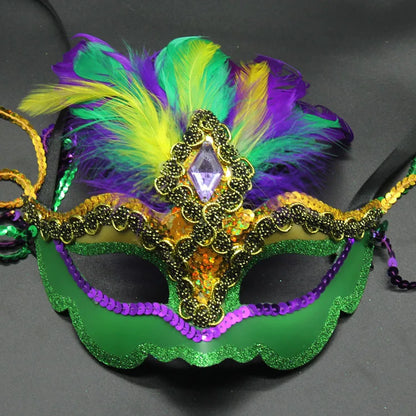 Máscara De Carnaval Veneziana Colorido de Pena Brilho Com 18*25cm