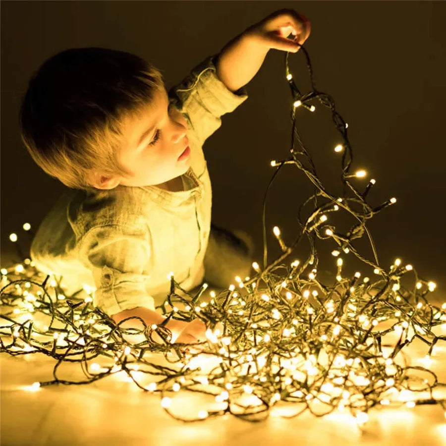 Luzes de Natal, Luzes de Natal de Baixa Voltagem de 98,4 pés, 100M LEDs - com Adaptador