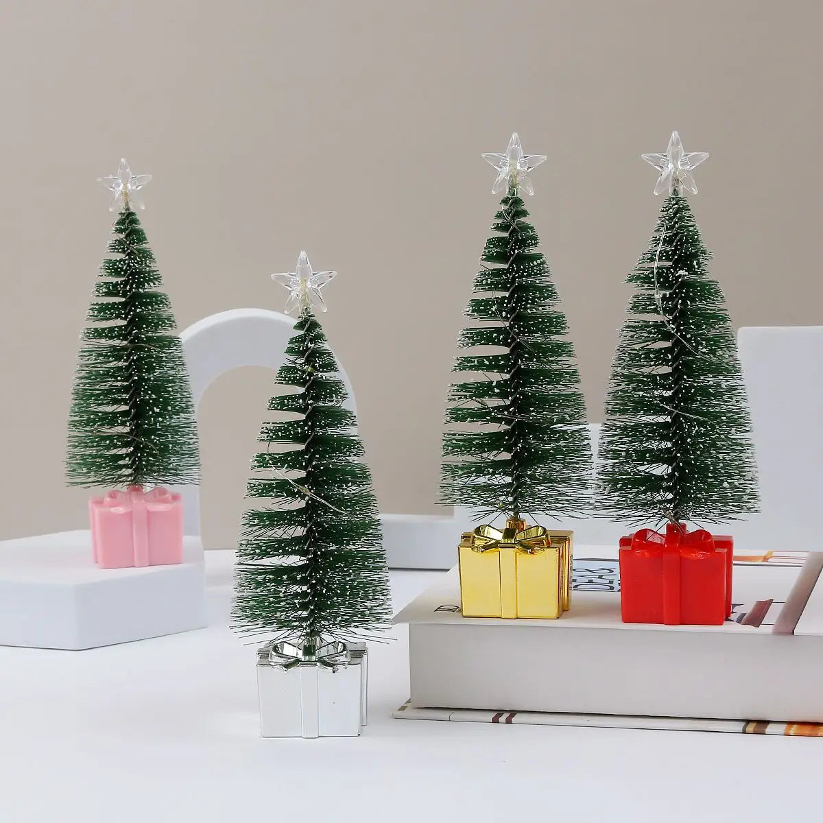 Árvore de Natal Pequena com Luz Multicolorida Conjunto de 3 Luzes LED Coloridas Natal