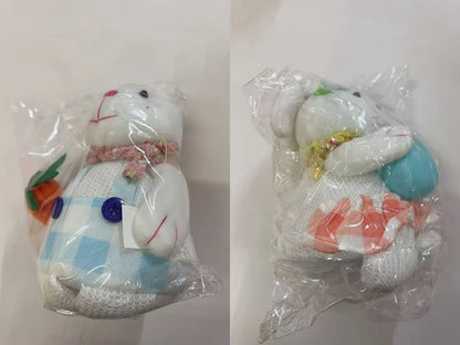 Boneco Coelhinho em pé pelúcia segurando um ovo, pelúcia macio e luminoso feito à mão