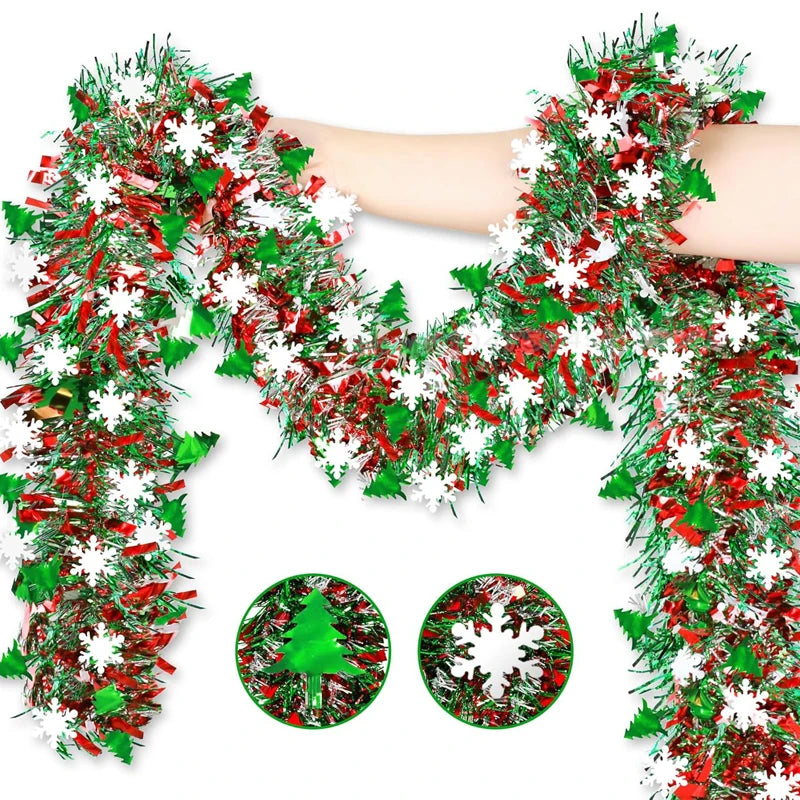 Festão de Natal Metálico com Detalhes de Árvores e Flocos de Neve em Vermelho e Branco