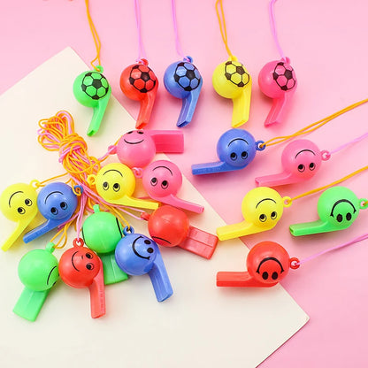 Apitos de plástico com cordão padrão de futebol treinamento apito infantil crianças futebol