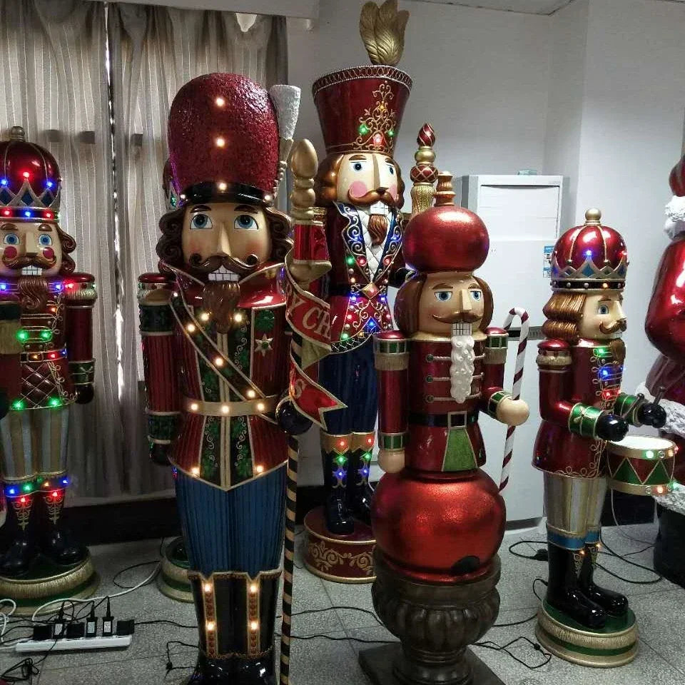 Estatueta de quebra-nozes de resina da Fraser Hill Farm com luzes LED multicoloridas