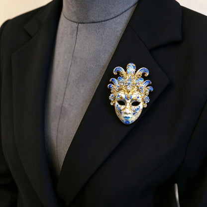 Máscara Veneziana Decorativa (ou Máscara de Carnaval/Ópera) em Tons de Branco, Azul e Dourado, Adornada