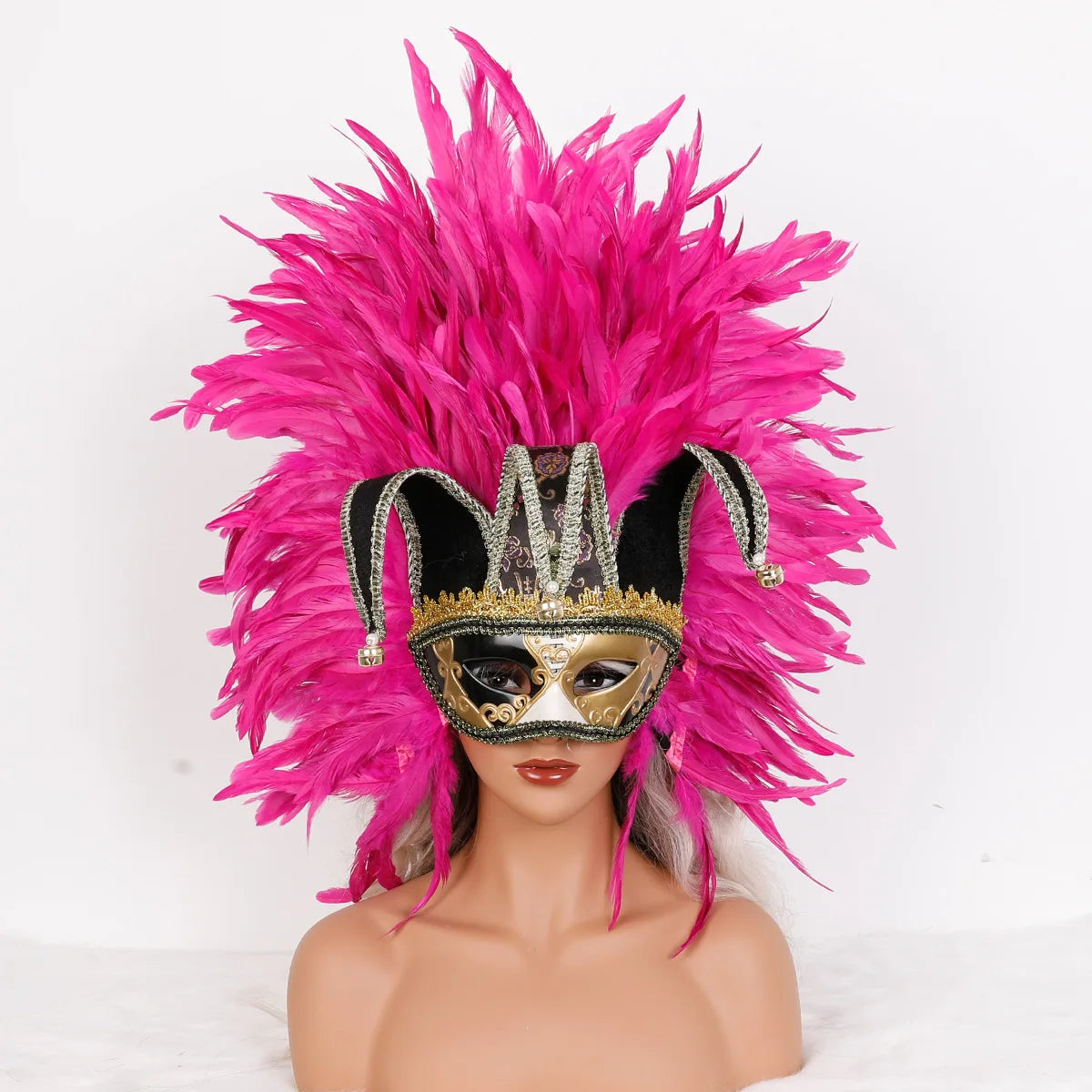 Máscara Veneziana Arlequim com Penacho de Plumas Pretas (Máscara de Bobo da Corte / Carnaval Veneziano)