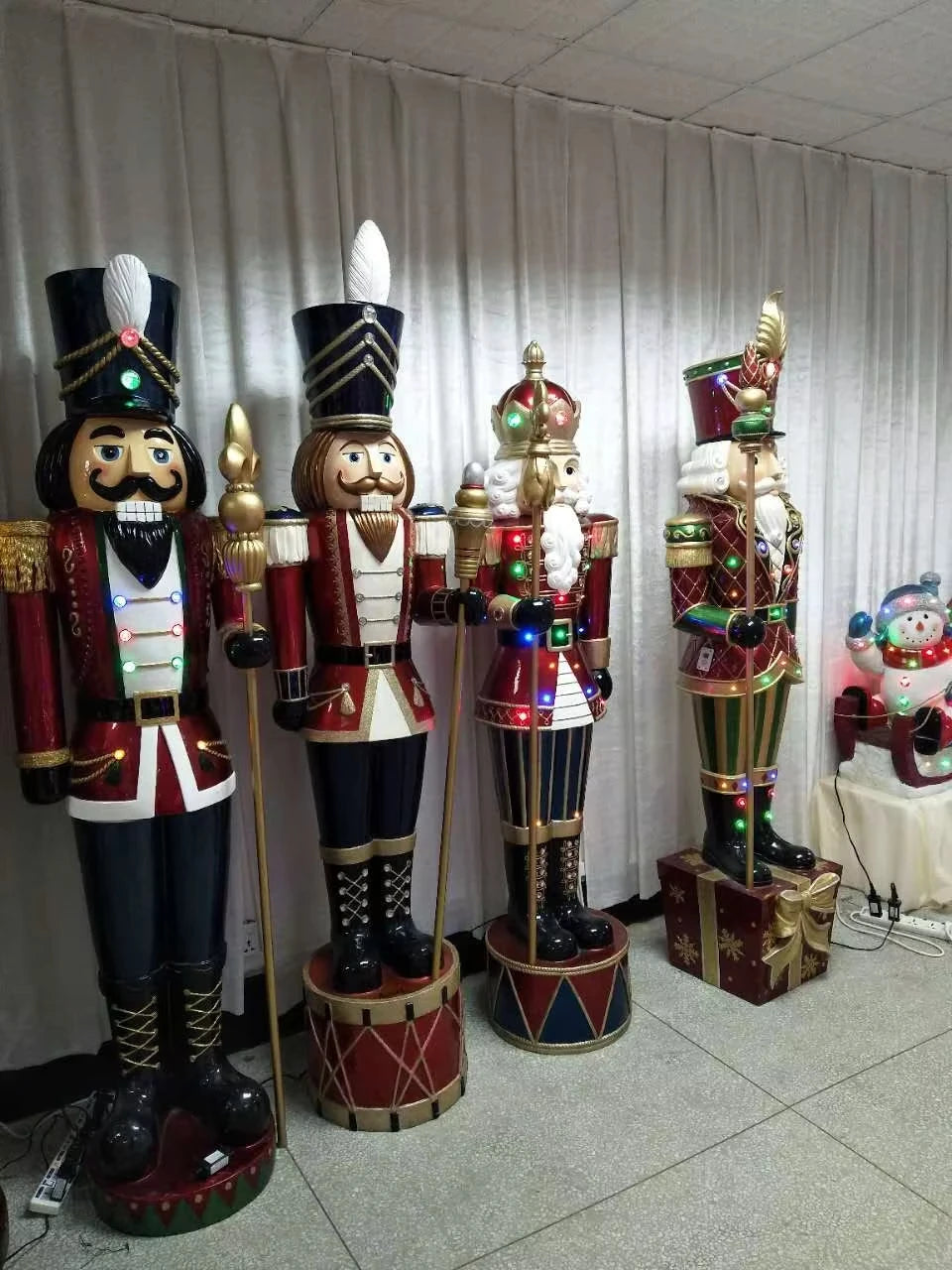 Bonecos do Quebra-Nozes – Estátua Iluminada de Soldado Quebra-Nozes de Natal LED