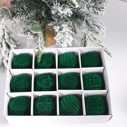 Bola de Natal Visual sofisticado com as charmosas bolas de decoração natalinas (roxas)