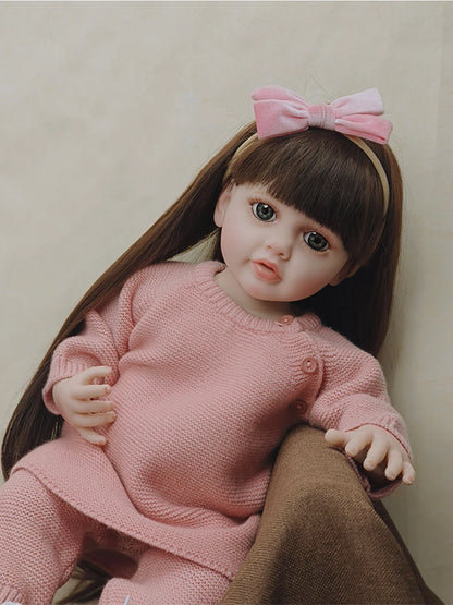 Bebe Reborn Menina De Cabelos Compridos Em Vestido Rosa, Olhos Abertos - 55Cm/22"