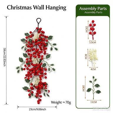 Enfeite é uma Lágrima de Natal Artificial, Galhos de Pinheiro, Frutas Vermelhas, Pinhas e um Laço Xadrez