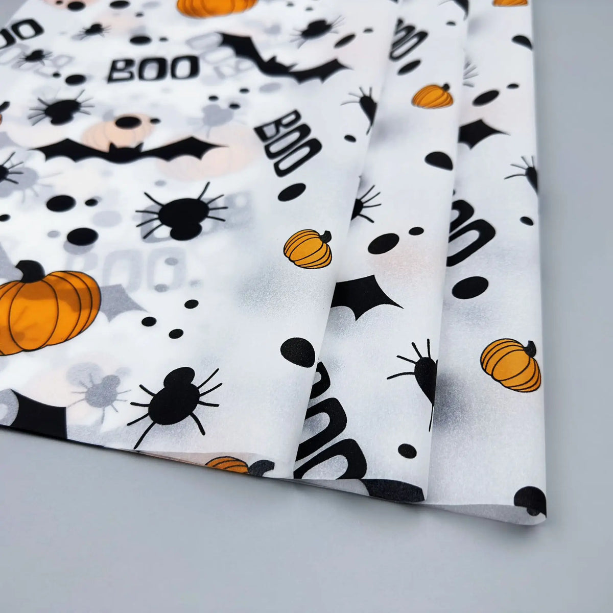Papel de Seda Decorativo (ou Papel de Embrulho Semitransparente) com Tema de Halloween Morcegos  "BOO"