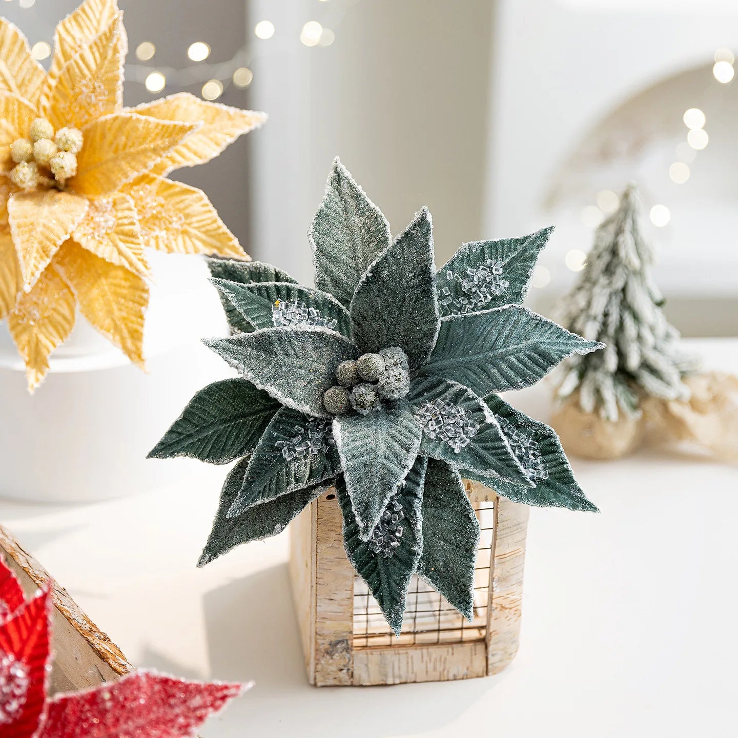 Flor De Natal Poinsétia Vermelho C/ Branco Enfeite e Árvore Terracota